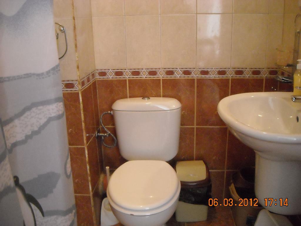 Apartamenti Zhelezovi Pomorie Szoba fotó