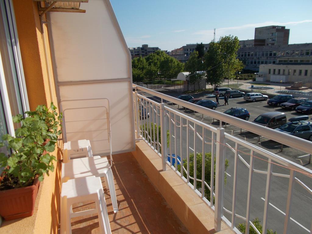 Apartamenti Zhelezovi Pomorie Kültér fotó