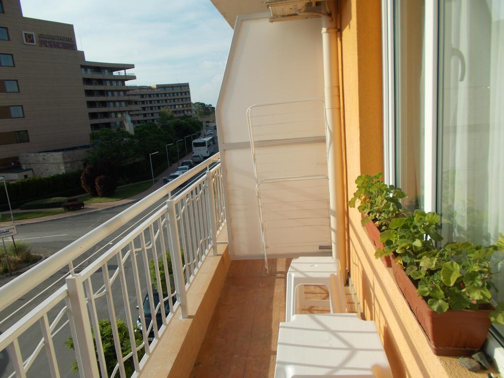 Apartamenti Zhelezovi Pomorie Kültér fotó
