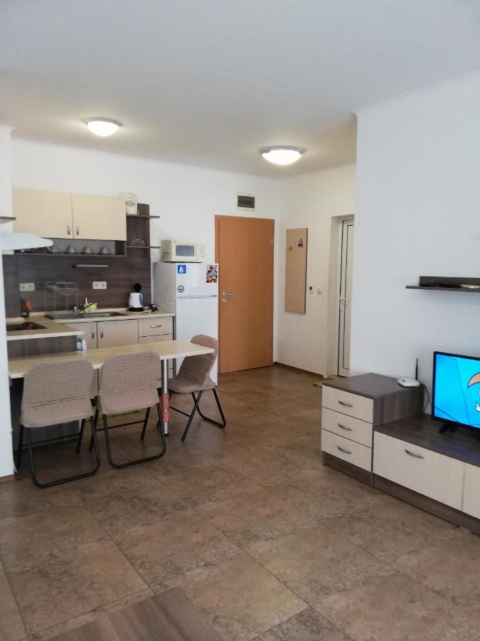 Apartamenti Zhelezovi Pomorie Kültér fotó