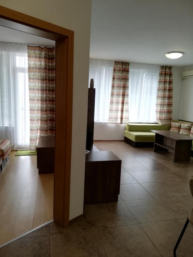 Apartamenti Zhelezovi Pomorie Kültér fotó