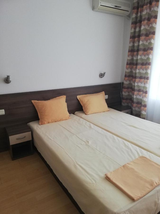 Apartamenti Zhelezovi Pomorie Kültér fotó
